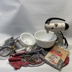 Vintage Sunbeam Automatic S Mixmaster Modelo 7B com muitos acessórios!