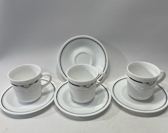Juego de 3 tazas y platillos Corelle Corning ZENITH, color negro y rosa, con flor y platillo adicional