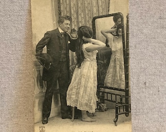 Vintage French Photo Postcard - ORIGINAL - Circa 1907 - 1. L'ami Indiscret