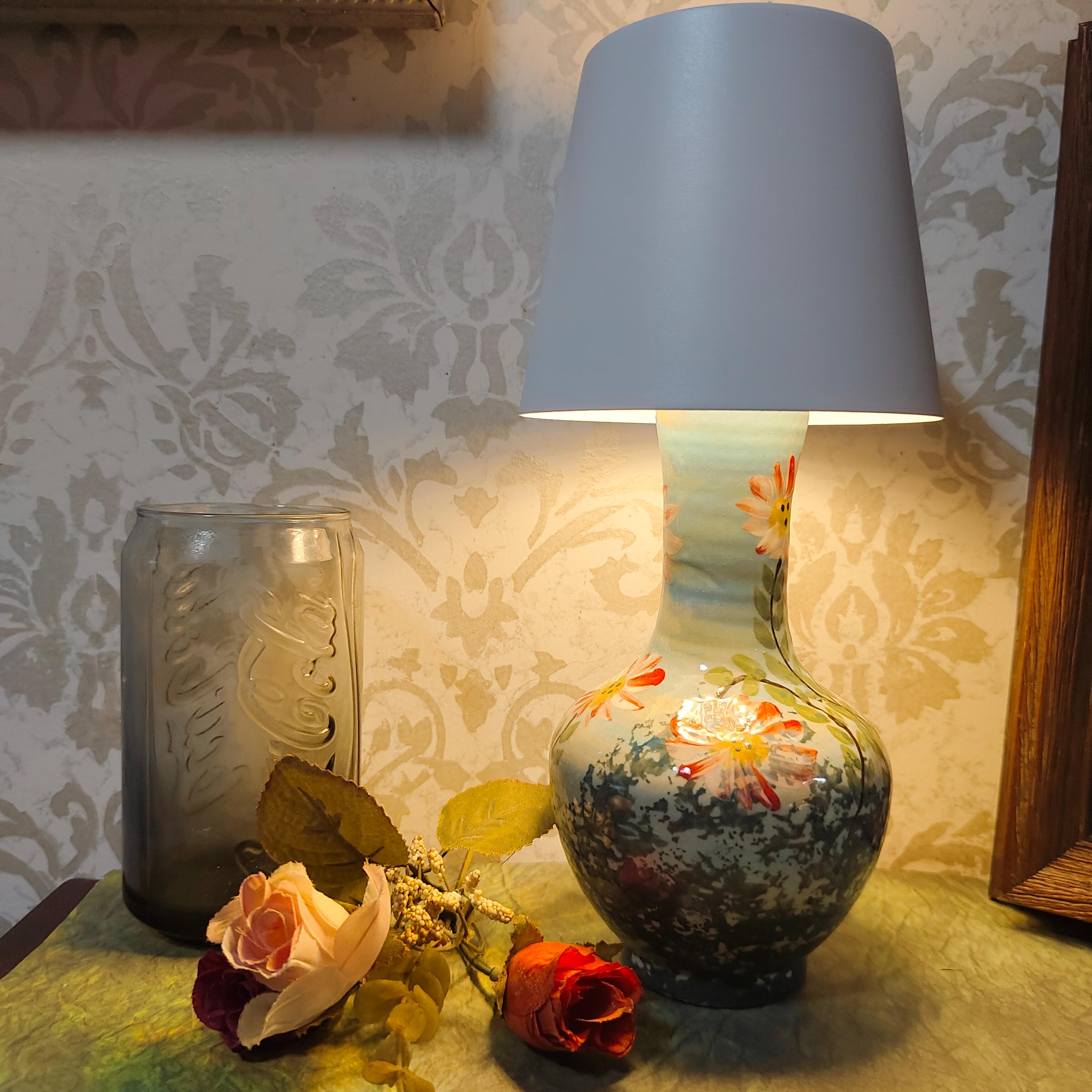 陶器製花瓶型ランプ 手作り陶器の花瓶ランプ：ワイヤレスUSB充電式ランプシェード - Etsy 日本