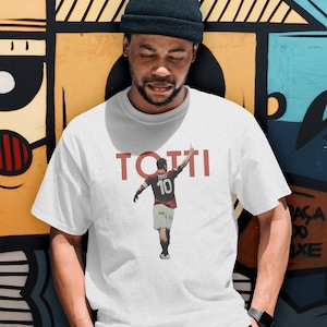 L'Ottavo Re di Roma - Francesco Totti, Unisex, AS Roma, Italy, Soccer Tees, Football Tees, Distressed Graphic Style T-Shirt, Soccer T-Shirts