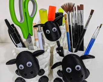 3D Printed Sheep Pen Holder – Funny Desk Organizer, Eco PLA Stationery Pot, Cute Animal Gift for Office, Student, Teacher, Artist