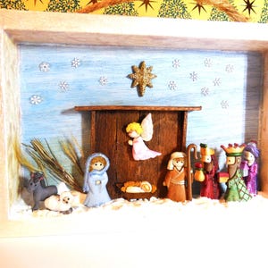 Nativity Diorama with Holy Family and Wisemen
