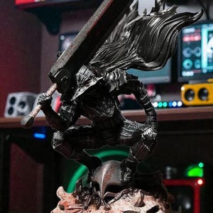Figura de Guts de Berserk – Espadachín negro coleccionable hecho a mano imagen 13