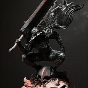 Figura de Guts de Berserk – Espadachín negro coleccionable hecho a mano imagen 5