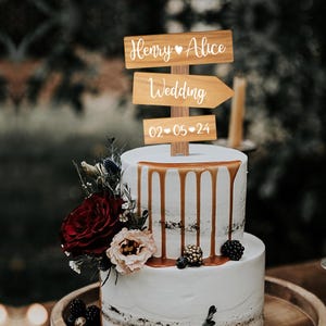 Topper per torta nuziale rustico, topper per torta nuziale personalizzato in legno, nomi personalizzati, topper per data, segnaposto per anniversario, set di cartelli da tavolo opzionale