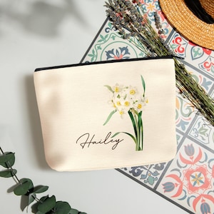 Bridal Shower Favor Bridesmaid Gift Personalized Makeup Bag with Birth Flower Name Birthday Gift for Women Girls Custom Travel Cosmetic Bag