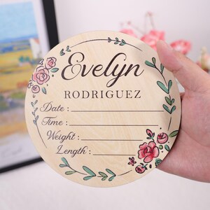 Personalized Birth Arrival Sign Wooden Custom Baby Name Newborn Announcement Disc Baby Birth Sign Gift for Baby Shower Photo Prop