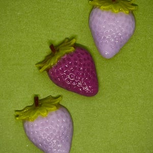 COE 90 Strawberries in PINK and GREEN / 3 item pack / Freeze and Fuse / Bullseye Glass / Frit Art