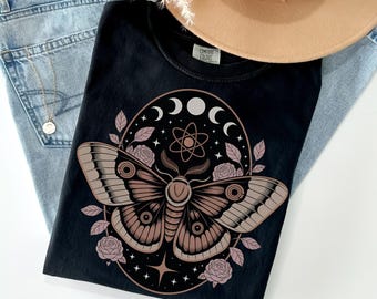 Koszulka Retro Moth Comfort Colors: Róże i grafika Moon Cycle