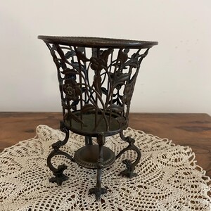 Antique brass Art Nouveau planter stand - Vintage brass plant holder -Floral Liberty pot holder early 1900s - Small antique planter