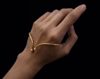 Minimalist Gold Hand Cuff, Adjustable Modern Hand Harness cuff Jewelry, Hand wrap cuff, Luxury Statement Hand Bracelet, Boho Unisex Jewelry