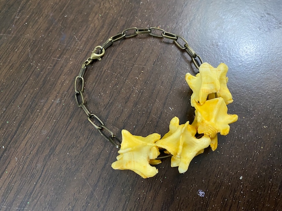 Leatherface Hitchhiker Nubbins Sawyer Bone Bracelet Texas Chainsaw