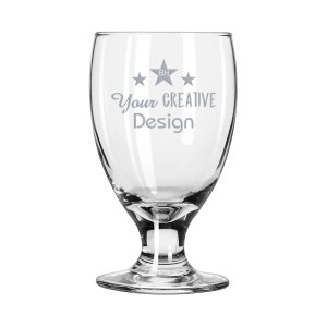 Może przedstawiać: Przezroczysty szklany kielich ze stopką i szeroką czarką. Na szkle widnieje napis "Your Creative Design" kursywą oraz trzy gwiazdki. Kielich przeznaczony jest do napojów.