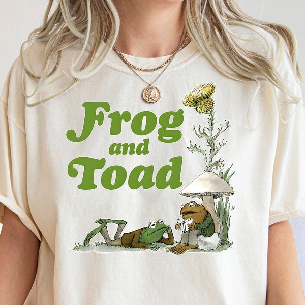 Frog and Toad 90s Graphic Shirt, Retro Toad Tee, Nature Shirt, 2000s Frog T-Shirt, Book Lovers Shirt, Retro Book Lover T-Shirts, Reading Tee