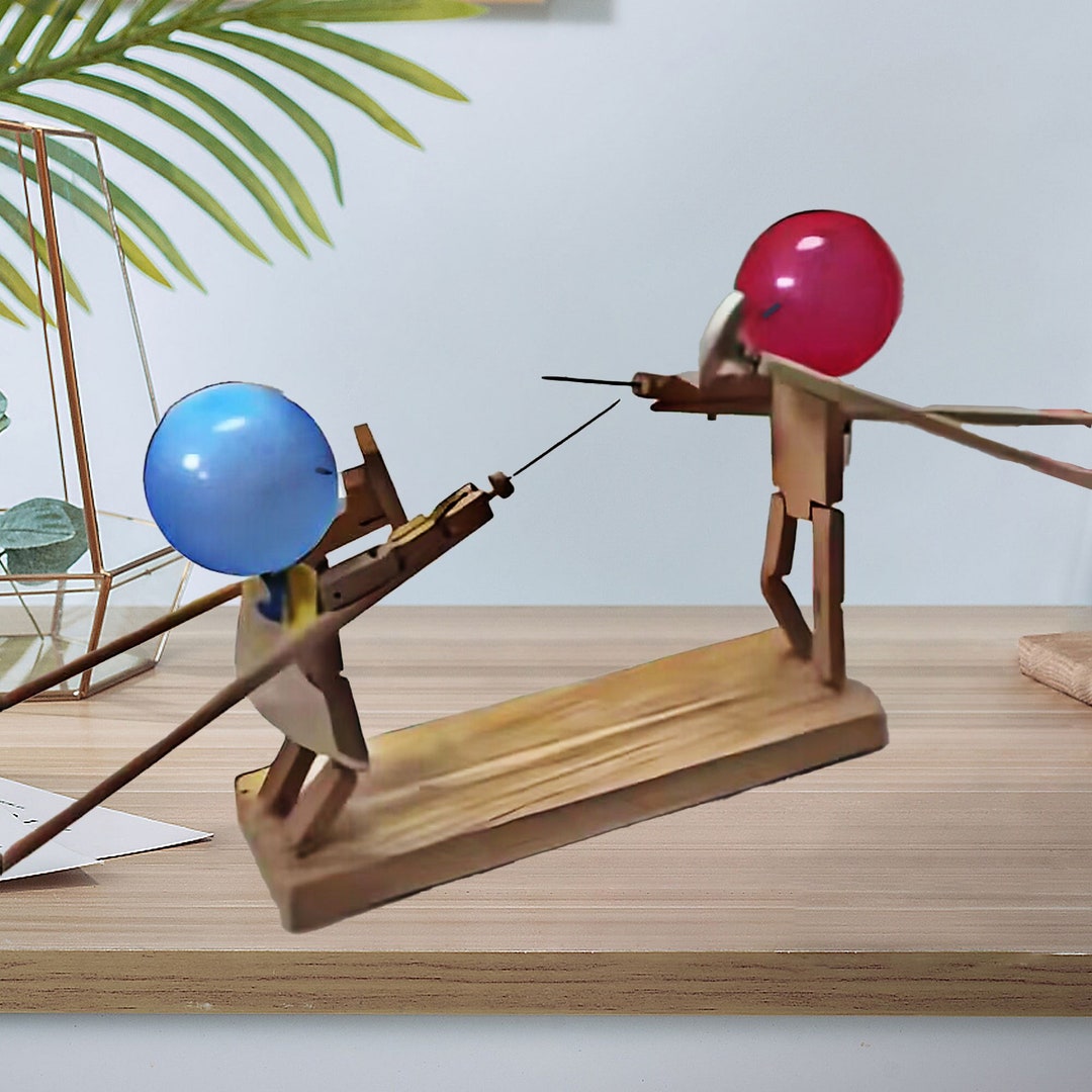 Balloon Bamboo Man Battle - Handgefertigtes Holz Fechtspiel Für 2 Spieler Mit 100 Ballons