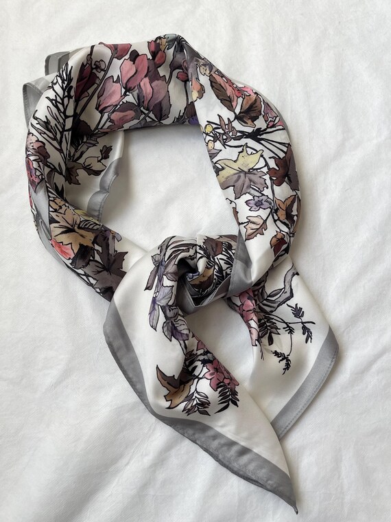 HYSFORM / FLORAL LARGE SCARF ネックレス セット FLORAL LARGE SCARF | HYSFORM™ | VERTICAL GARAGE OFFICIAL