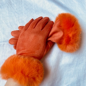 Orange Faux Fur Cuff Gloves: Smart Touch Winter Gloves