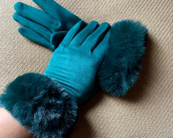 Gloves, Ladies Gloves, Green Gloves, Smart Touch Gloves, Faux Fur Cuff Gloves, Winter Accessories, Gift