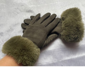 Gloves, Ladies Gloves, Dark Green Gloves, Smart Touch Gloves, Faux Fur Cuff Gloves, Winter Accessories, Gift