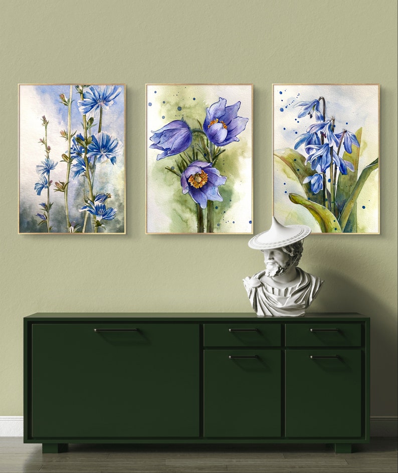 Set di fiori blu acquerello Set di arte da parete in 3 pezzi Set di fiori di campo dipinti ad acquerello Galleria d'arte da parete Arredamento country francese immagine 3