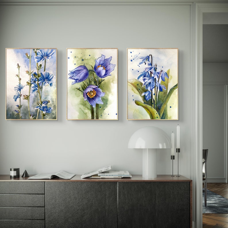 Set di fiori blu acquerello Set di arte da parete in 3 pezzi Set di fiori di campo dipinti ad acquerello Galleria d'arte da parete Arredamento country francese immagine 2