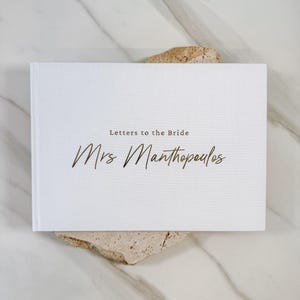 Libro Cartas a la Novia: éxito de ventas, tamaño A4, blanco, beige, negro y más colores de lino. Ideas de regalos personalizados para despedidas de soltera de THEBRIDEAU.