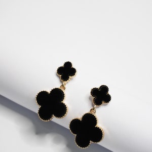 Closed Clover Hera Hues Black and Gold Earrings - Gold Plated - Perfect gift - Minimalistic - Trending Jewelry