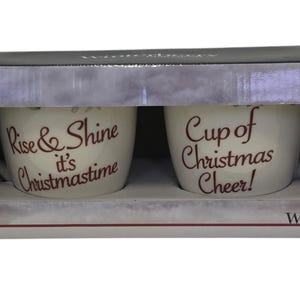 Pfaltzgraff Winterberry Christmas Holiday Set of 2 Large Mugs