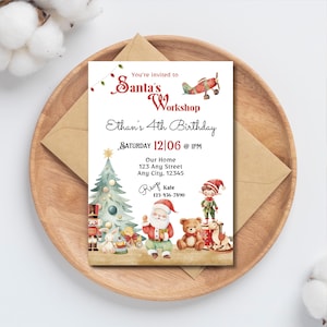 Pode incluir: Um convite para uma festa de aniversário com tema natalino com uma ilustração em aquarela do Papai Noel, uma árvore de Natal e outras decorações natalinas. O texto do convite diz: "Você está convidado para a oficina do Papai Noel O 4º aniversário do Ethan Sábado 12/06 às 13:00 Nossa casa 123 Any Street Any City, 12345 RSVP Kale 123-456-7890"