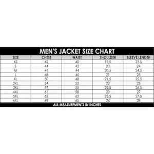 K&ouml;nnte beinhalten: Eine schwarz-wei&szlig;e Gr&ouml;&szlig;entabelle f&uuml;r Herrenjacken. Die Tabelle enth&auml;lt die Gr&ouml;&szlig;en XS bis 6XL, mit Brustma&szlig;en von 106,7 bis 175,3 cm, Taillenma&szlig;en von 101,6 bis 165,1 cm, Schulterma&szlig;en von 49,5 bis 61 cm und &Auml;rmell&auml;ngen von 59,7 bis 71,1 cm.