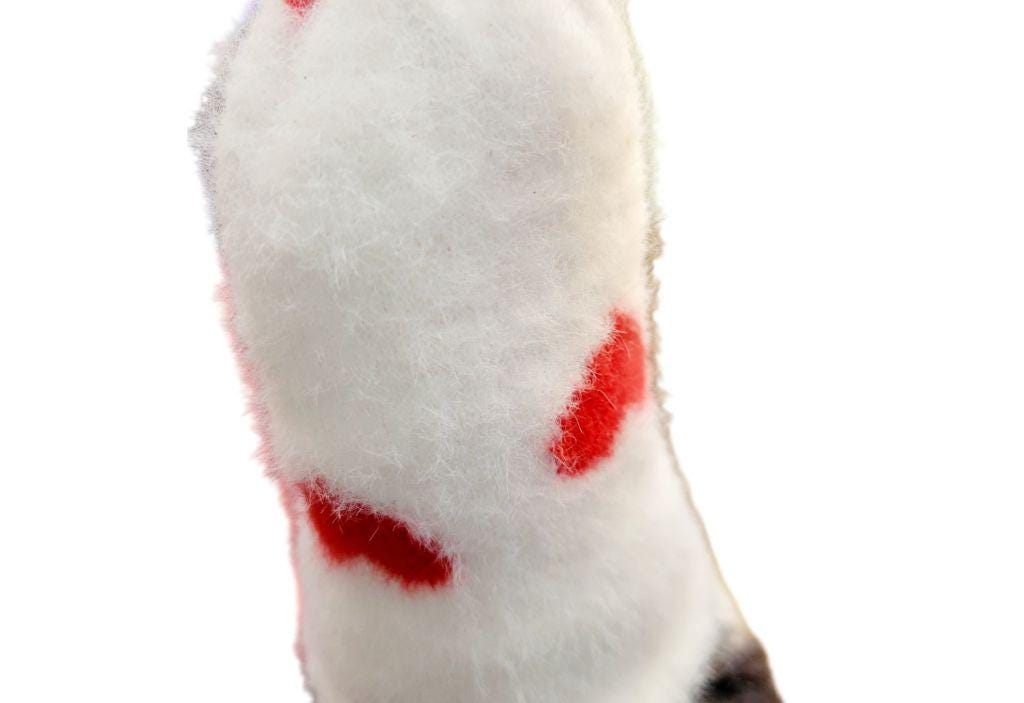 Hand crafted Valentine's Day Gnome with heart - Thumbnail 7