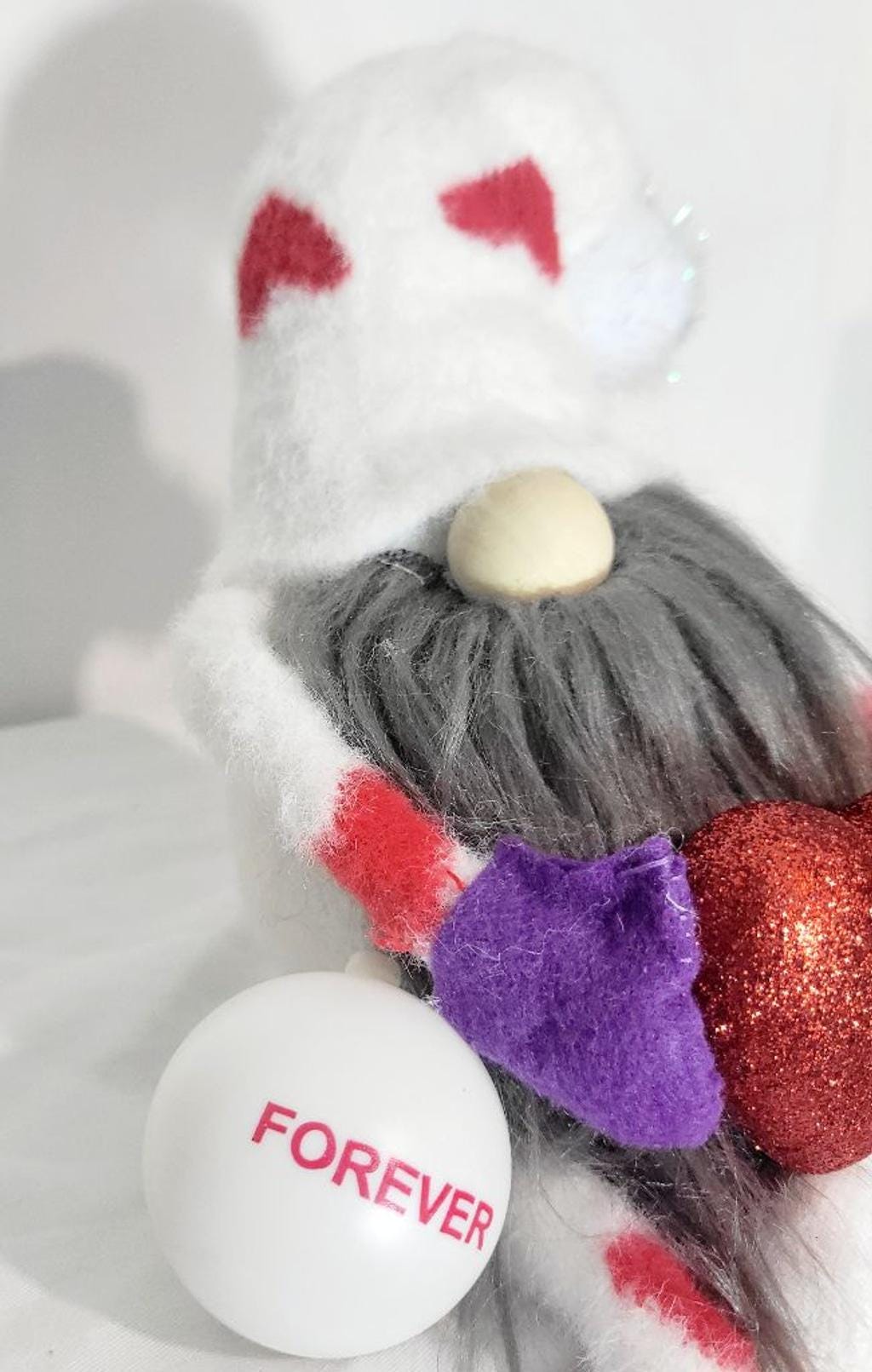 Hand crafted Valentine's Day Gnome with heart - Thumbnail 2
