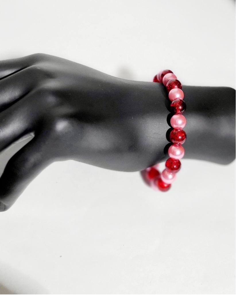 Cherry red & pearlescent pink stretchy glass beaded bracelet handcrafted - Thumbnail 2