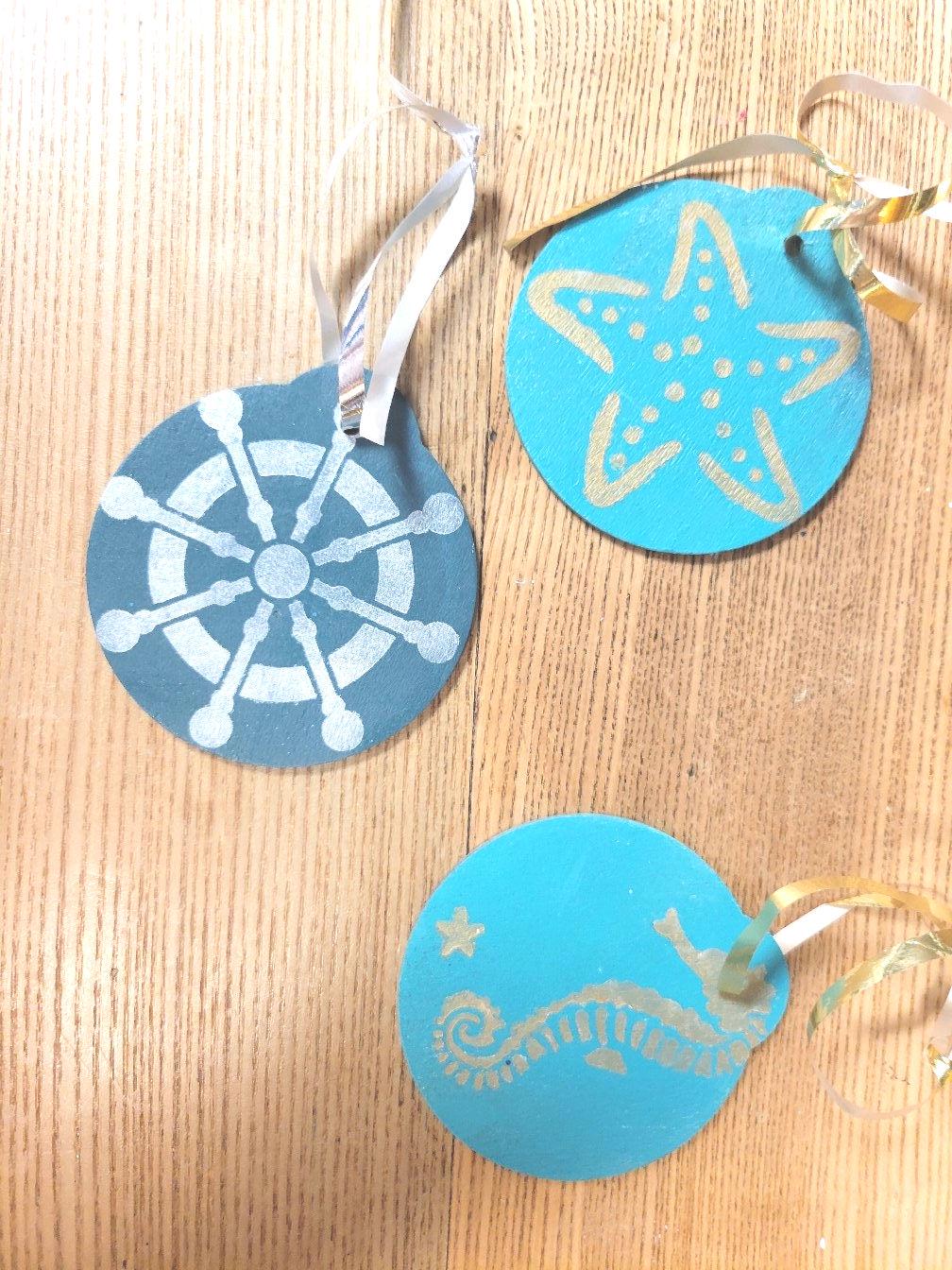 Handpainted Christmas ornaments 3" wood discs - Thumbnail 6