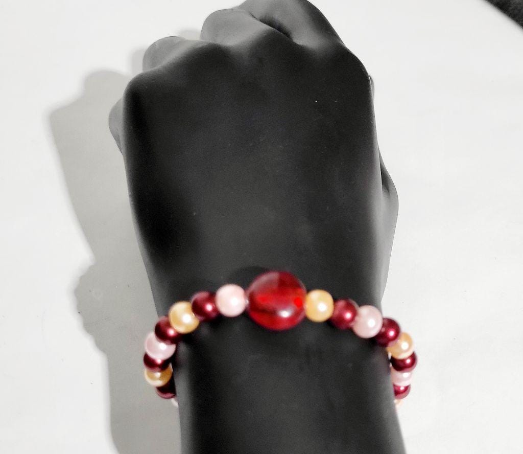 Pearlescent glass and cherry beaded bracelet hand crafted - Thumbnail 2