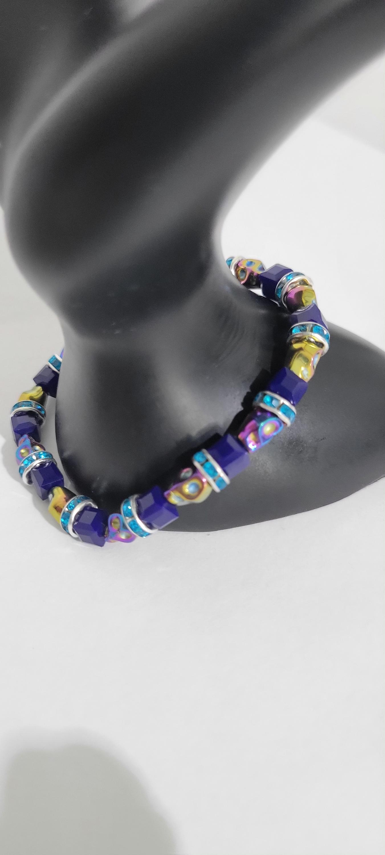 Hand crafted Halloween iridescent skull beaded bracelet - Thumbnail 3
