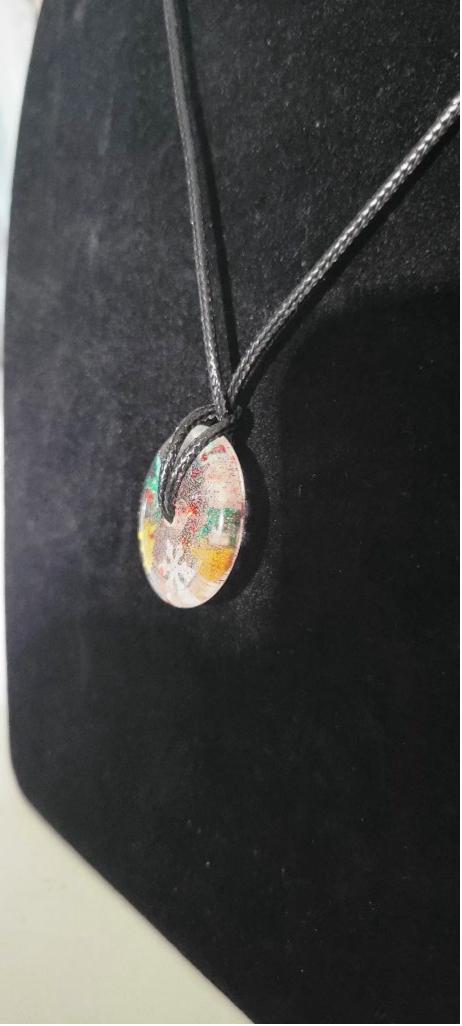 Hand crafted Christmas resin medallion necklace - Thumbnail 3