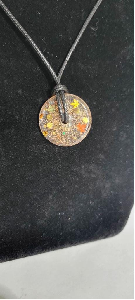 Hand crafted Fall themed resin medallion necklace - Thumbnail 4