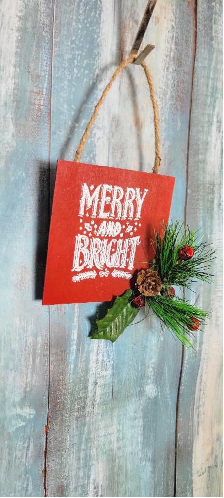 Merry and Bright with mistletoe Christmas wall hanging art - Thumbnail 2