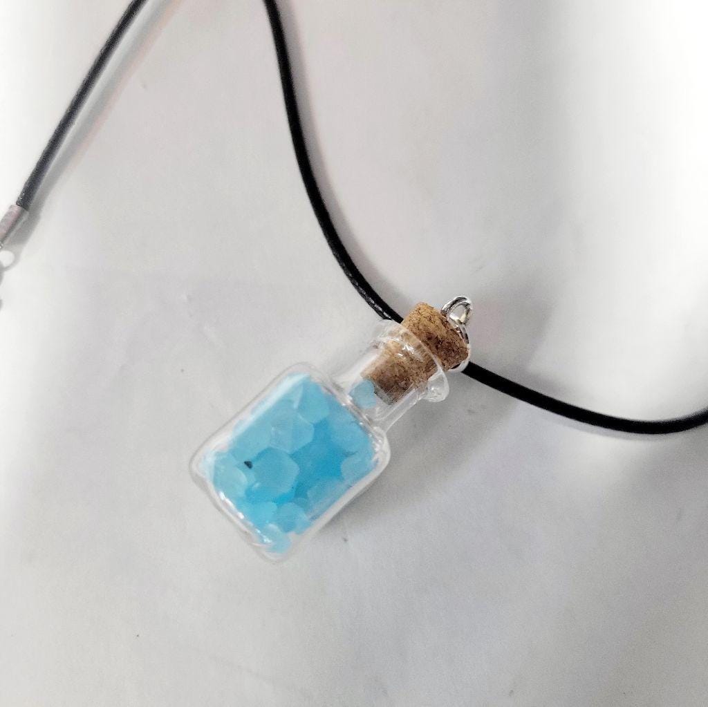 Hand crafted glow in the dark pendant necklace - Thumbnail 2