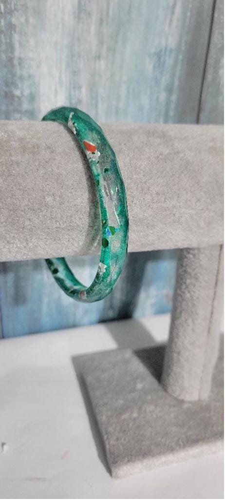 Handcrafted Christmas themed resin bracelet - Thumbnail 4