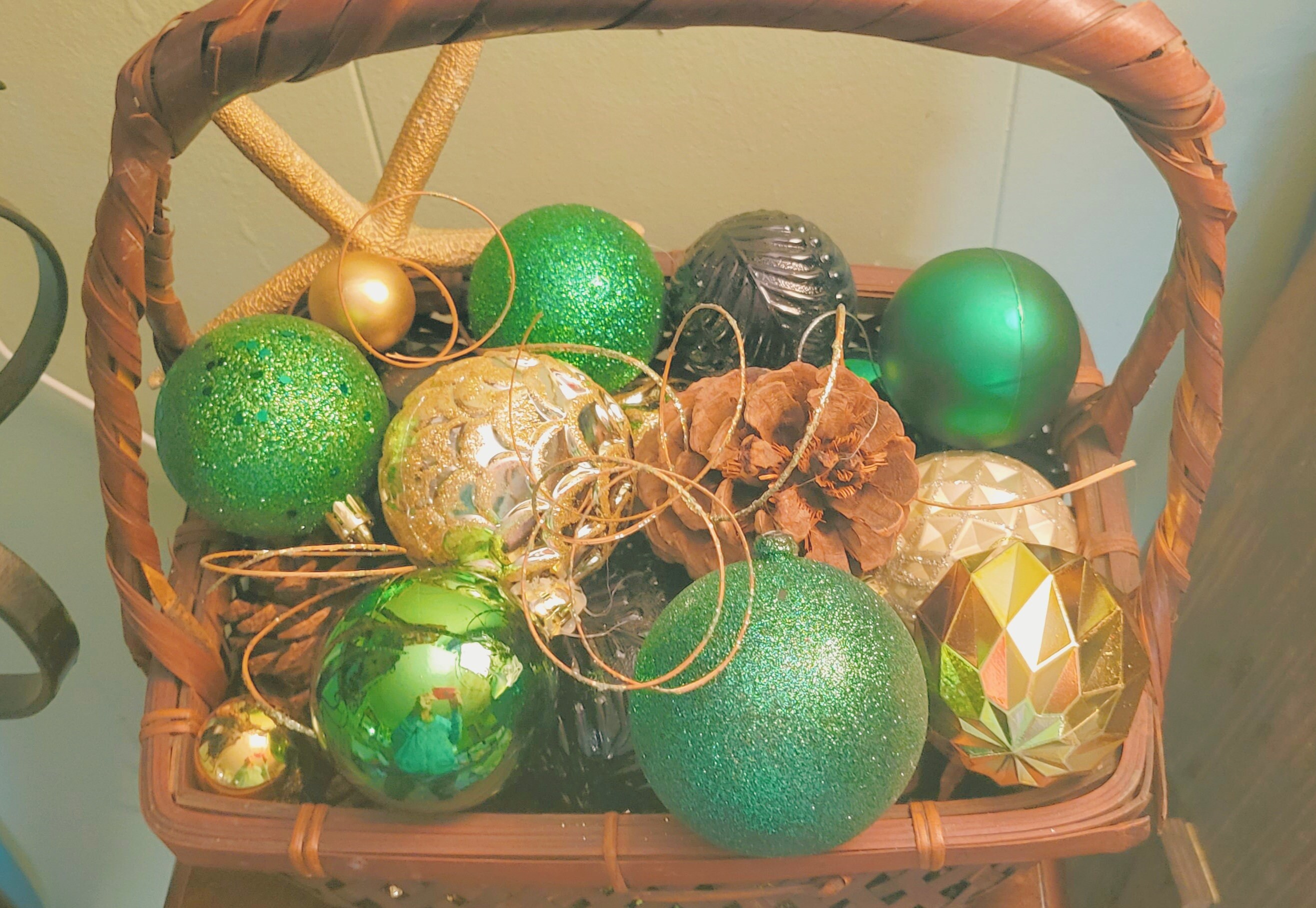 ST Patrick's Day basket table decor - Thumbnail 6