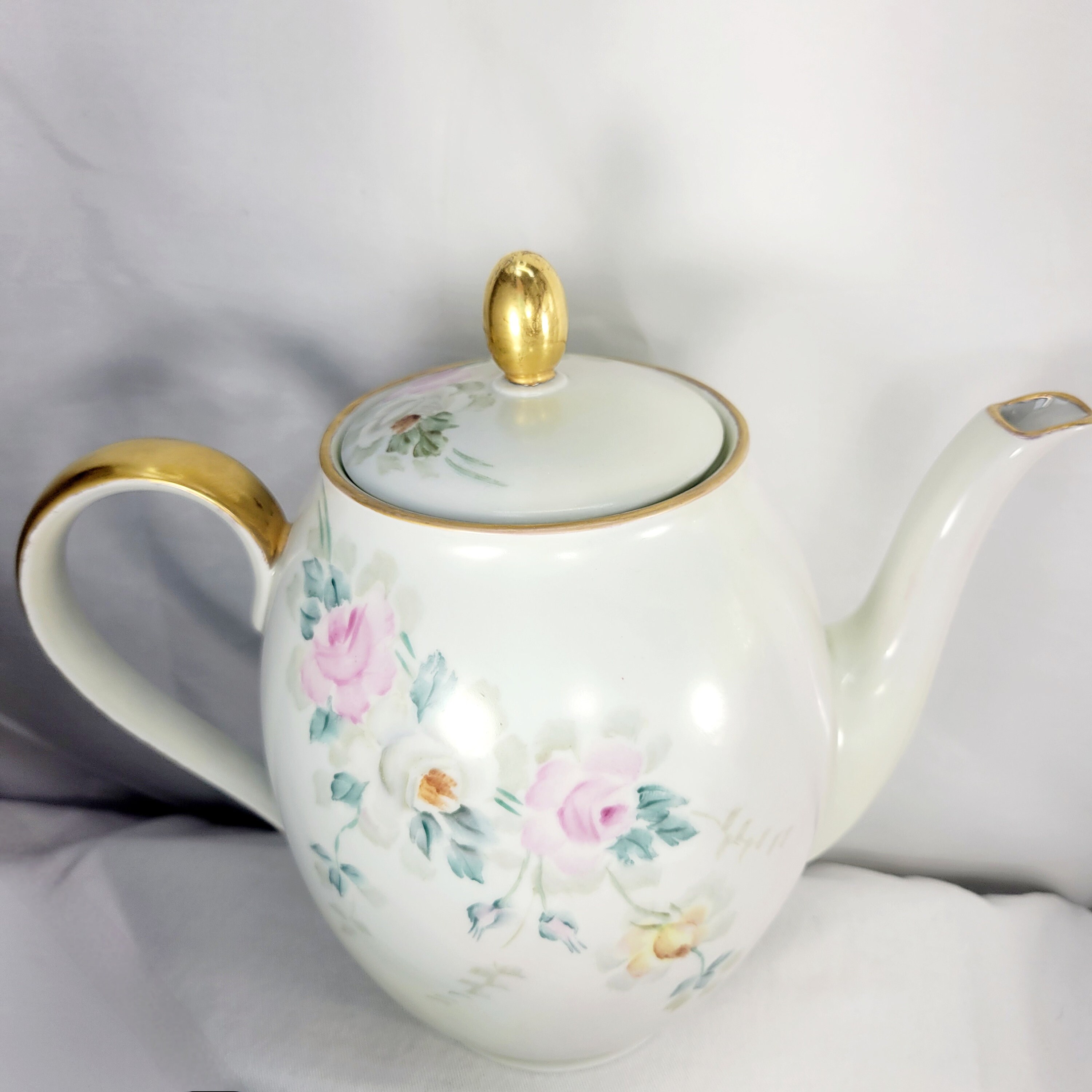 Vintage Hertel-Jacob Porzellen Bavaria Germany White Floral Teapot Gold Accents - Thumbnail 2