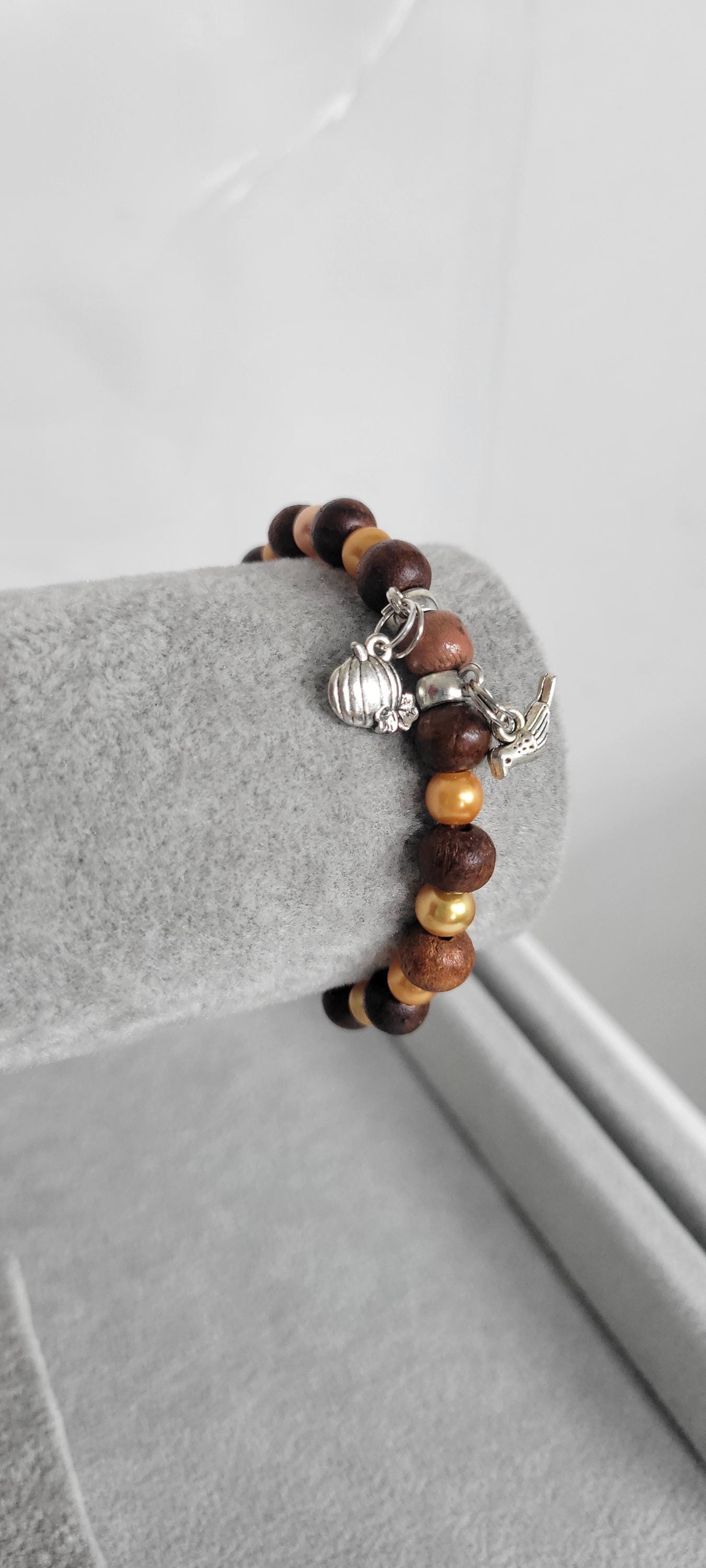 Autumn Fall glass and wood beaded pumpkin and bird charm bracelet - Thumbnail 3