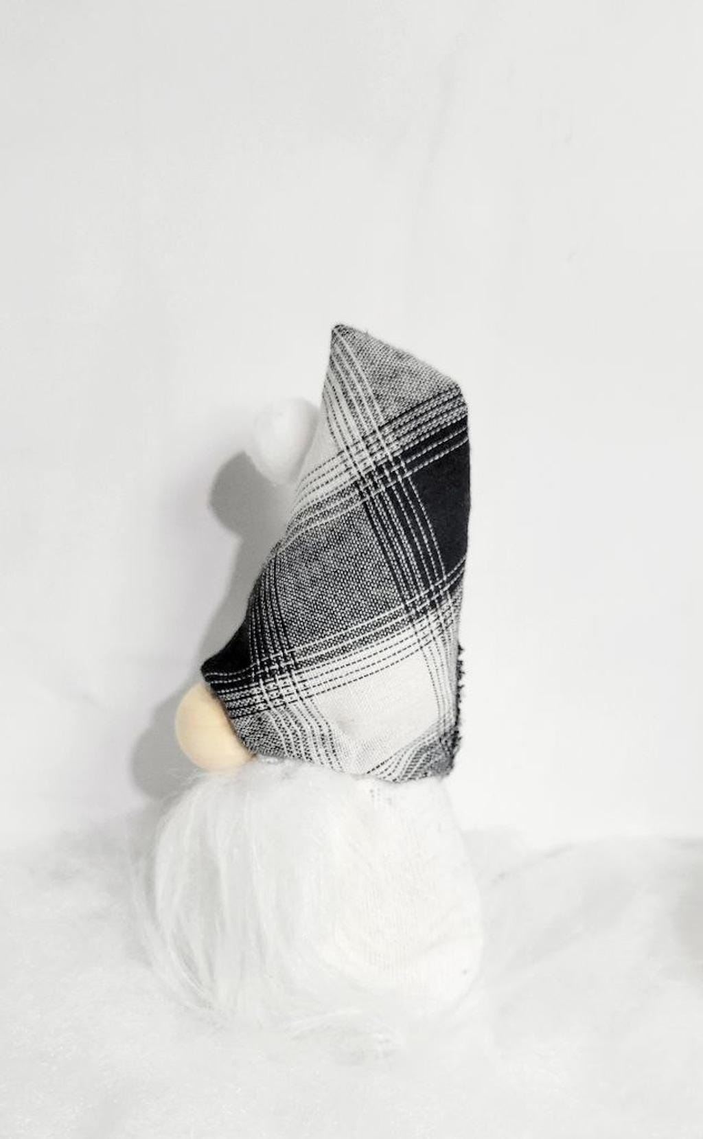 Hand crafted Christmas sock gnome - Thumbnail 5