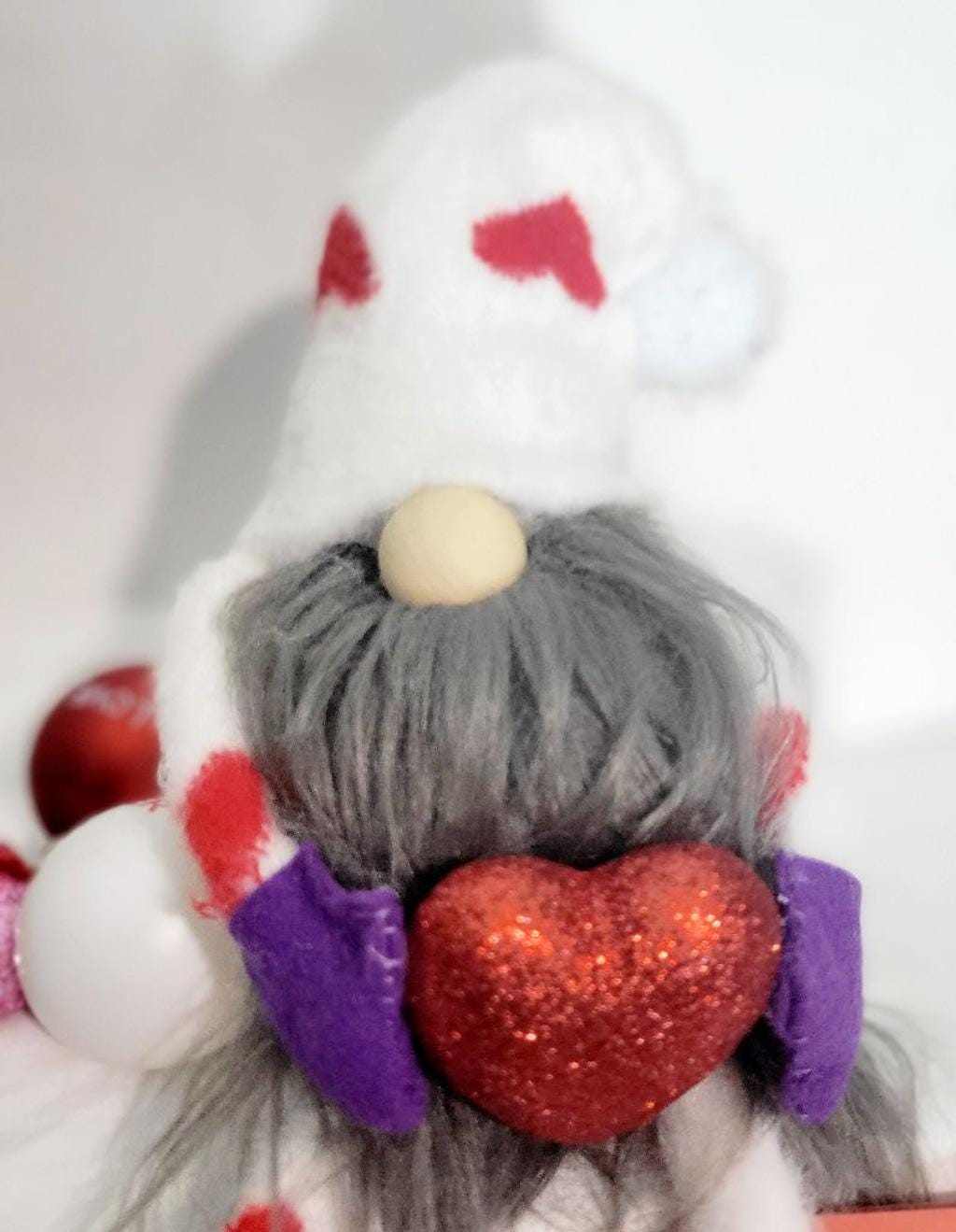 Hand crafted Valentine's Day Gnome with heart - Thumbnail 5
