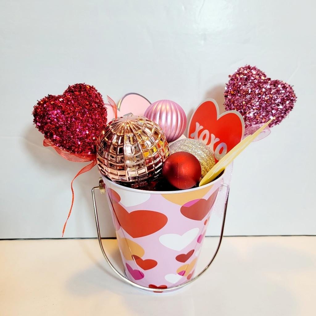 Hand crafted Bucket of Love Valentine's Day table art decor - Thumbnail 4