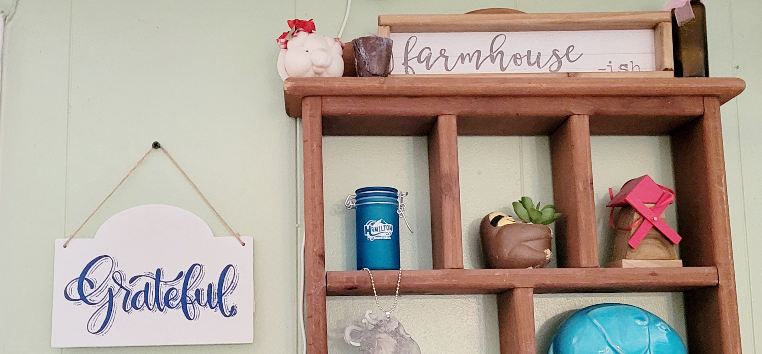 Grateful handpainted wood hanging wall art 6x8" - Thumbnail 3
