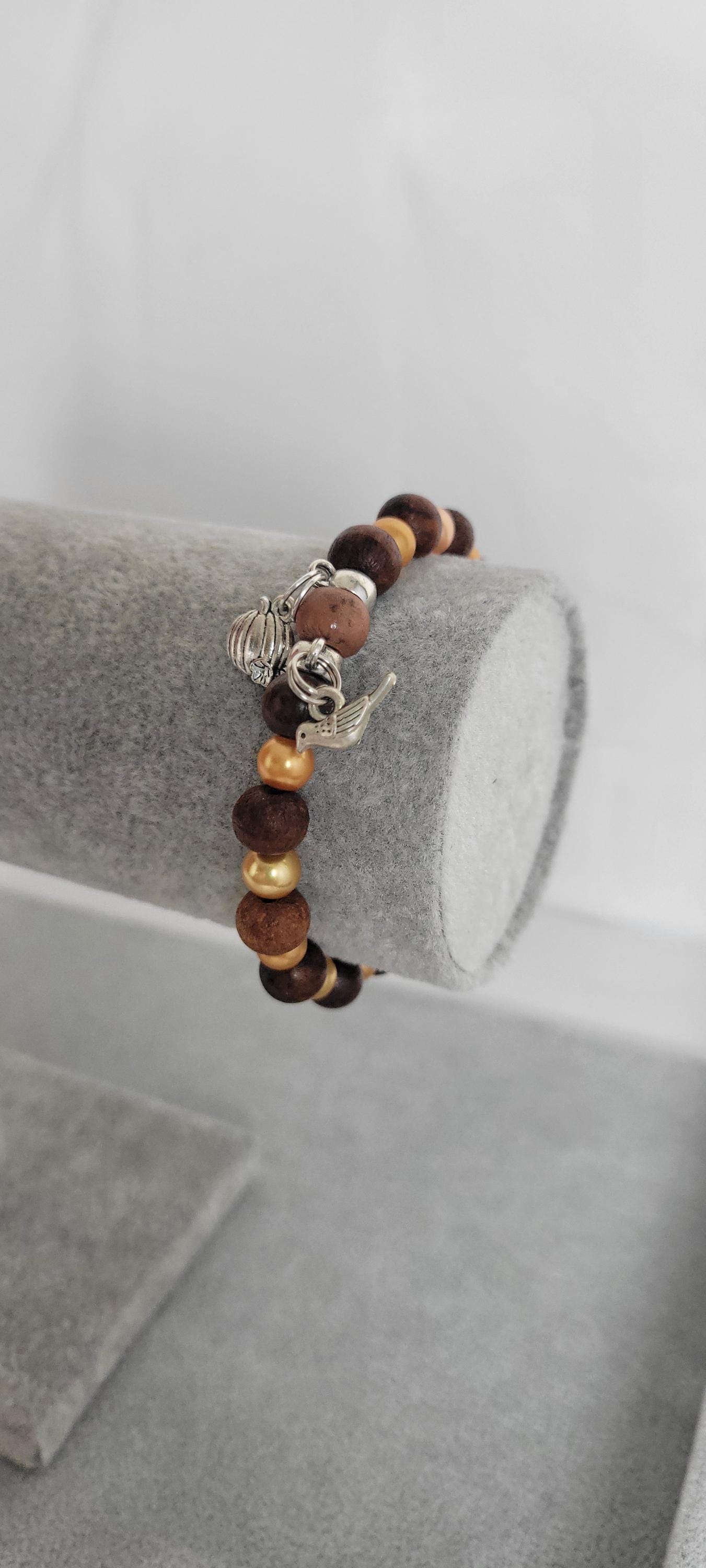 Autumn Fall glass and wood beaded pumpkin and bird charm bracelet - Thumbnail 5